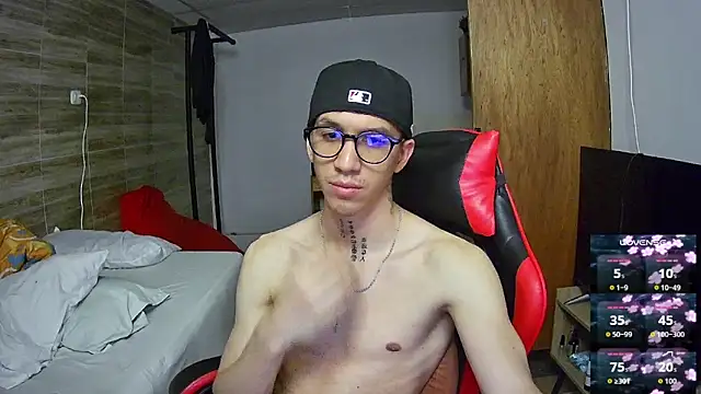 Snapshot of angelicious_ chatting on 21, 11, 2025 angelicious online show from 21, 11, 2025