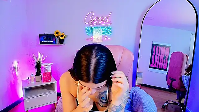 Alice Vixen online show from 10, 6, 2026