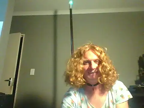 untamedredsnake online show from 6, 3, 2026