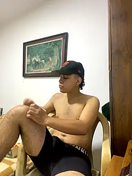 Snapshot of dominant_boy77 chatting on 16, 10, 2025 dominant boy77 online show from 16, 10, 2025