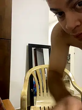 Snapshot of dominant_boy77 chatting on 28, 10, 2025 dominant boy77 online show from 28, 10, 2025