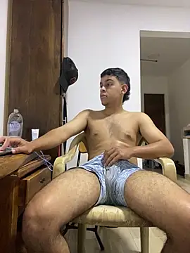 Snapshot of dominant_boy77 chatting on 5, 11, 2025 dominant boy77 online show from 5, 11, 2025