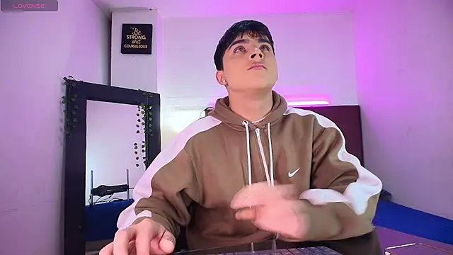 Lucass love online show from 28, 9, 2025