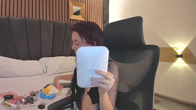 CleoWhite online show from 2, 11, 2025