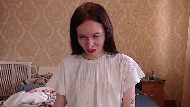 Snapshot of Kitkaat00 chatting on 2, 10, 2025 Kitkaat00 online show from 2, 10, 2025