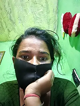 Snapshot of PIHU999 chatting on 5, 10, 2025 PIHU999 online show from 5, 10, 2025