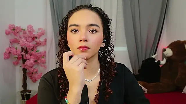 Snapshot of Taylor_Tina chatting on 8, 10, 2025 Taylor Tina online show from 8, 10, 2025