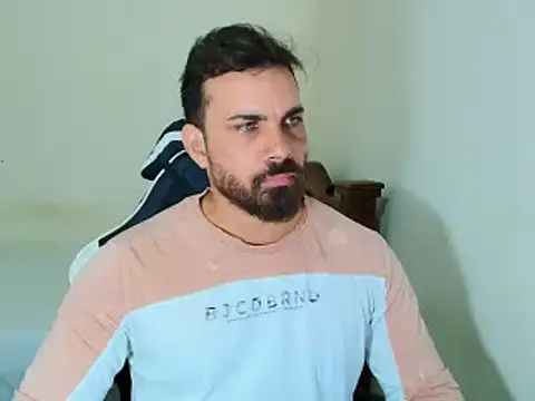 Snapshot of max_love255 chatting on 16, 10, 2025 max love255 online show from 16, 10, 2025