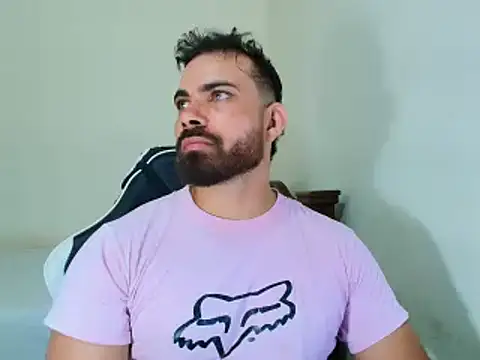 Snapshot of max_love255 chatting on 31, 10, 2025 max love255 online show from 31, 10, 2025