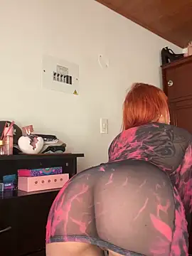 Snapshot of ScarlettRusso1 chatting on 19, 10, 2025 ScarlettRusso1 online show from 19, 10, 2025