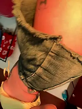 Snapshot of ScarlettRusso1 chatting on 22, 10, 2025 ScarlettRusso1 online show from 22, 10, 2025