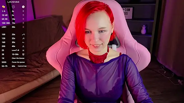 Snapshot of NaomiYoru chatting on 10, 9, 2025 NaomiYoru online show from 10, 9, 2025