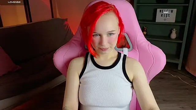 NaomiYoru online show from 2, 10, 2025