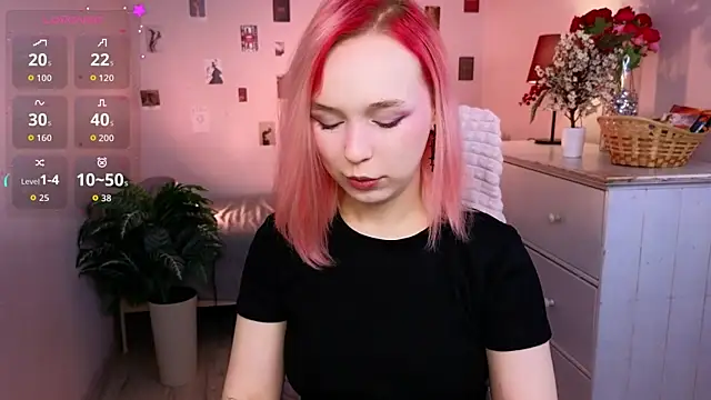 Snapshot of NaomiYoru chatting on 28, 4, 2026 NaomiYoru online show from 28, 4, 2026