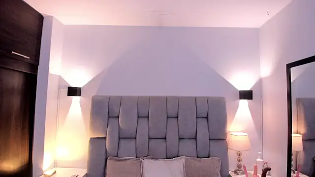 Mia volkova online show from 18, 9, 2025