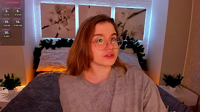 SophieMurrr online show from 2, 12, 2025