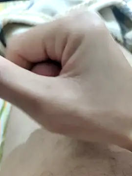 emrekzlk52 online show from 19, 10, 2025