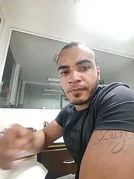 Snapshot of SanChacal5694 chatting on 21, 11, 2025 SanChacal5694 online show from 21, 11, 2025