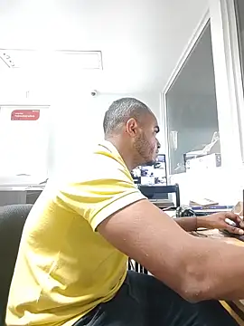 Snapshot of SanChacal5694 chatting on 15, 12, 2025 SanChacal5694 online show from 15, 12, 2025