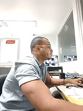 Snapshot of SanChacal5694 chatting on 5, 1, 2026 SanChacal5694 online show from 5, 1, 2026