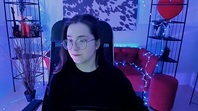 Snapshot of VirtuallVoyant chatting on 16, 9, 2025 VirtuallVoyant online show from 16, 9, 2025