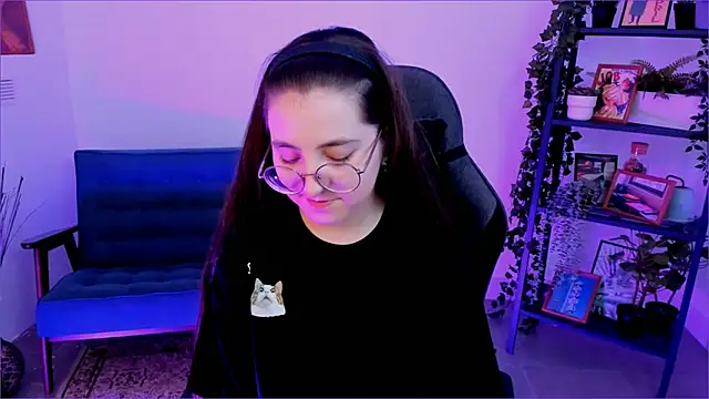 Snapshot of VirtuallVoyant chatting on 1, 10, 2025 VirtuallVoyant online show from 1, 10, 2025