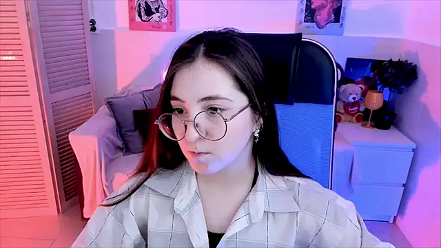 Snapshot of VirtuallVoyant chatting on 8, 10, 2025 VirtuallVoyant online show from 8, 10, 2025