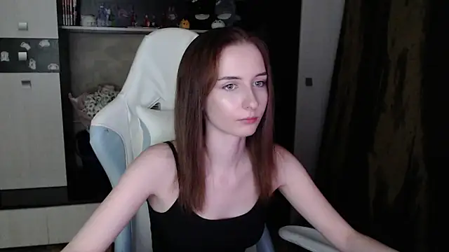 Snapshot of Cutti_Crystal chatting on 29, 10, 2025 Cutti Crystal online show from 29, 10, 2025