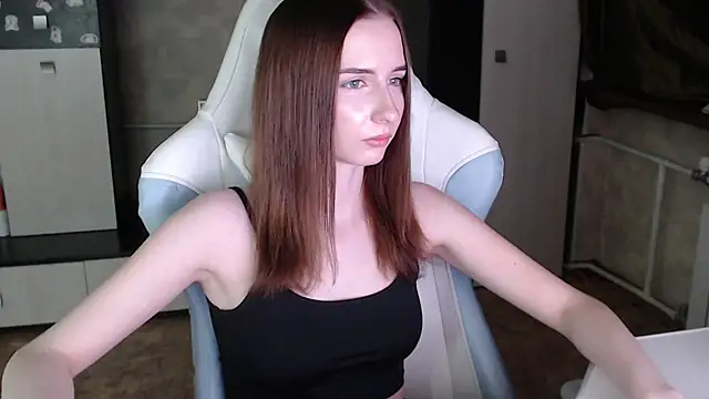 Snapshot of Cutti_Crystal chatting on 5, 11, 2025 Cutti Crystal online show from 5, 11, 2025