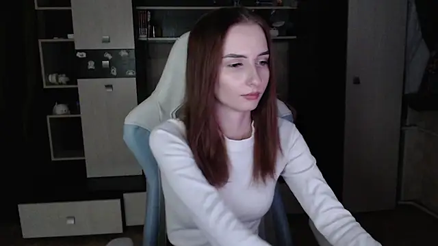 Snapshot of Cutti_Crystal chatting on 4, 12, 2025 Cutti Crystal online show from 4, 12, 2025