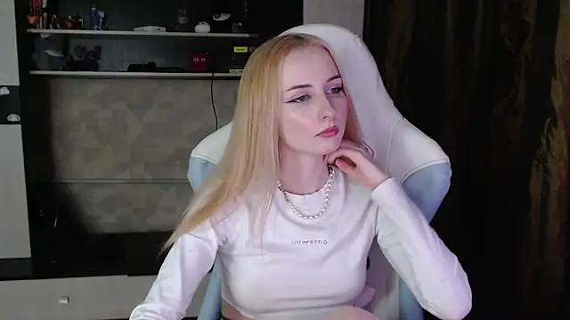 Snapshot of Cutti_Crystal chatting on 23, 3, 2026 Cutti Crystal online show from 23, 3, 2026