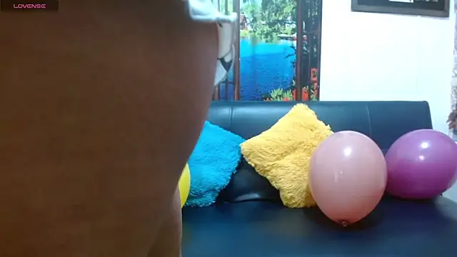 gigi gilt  online show from 15, 11, 2025