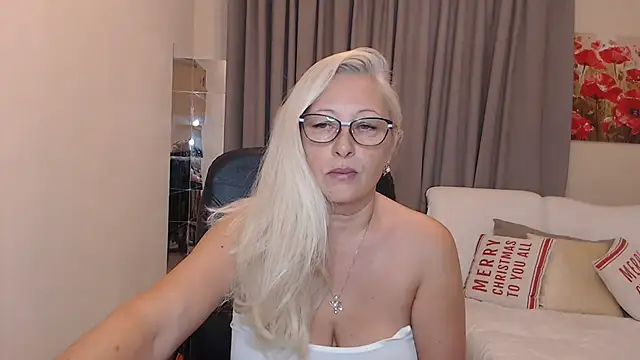 Snapshot of ValeriaSharm chatting on 23, 10, 2025 ValeriaSharm online show from 23, 10, 2025