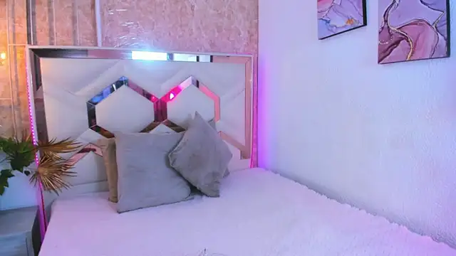 Snapshot of Venuss1_ chatting on 30, 9, 2025 Venuss1  online show from 30, 9, 2025