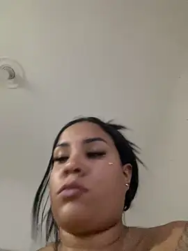 MarianaaSantos online show from 18, 6, 2026