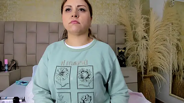 cloesummerr  online show from 14, 12, 2025