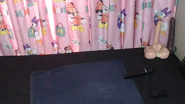 TrishahXo online show from 11, 5, 2026