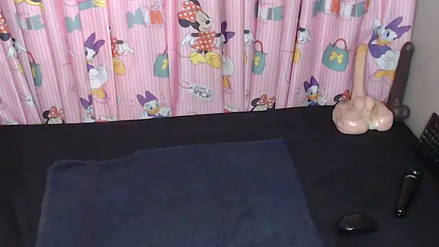 TrishahXo online show from 11, 6, 2026