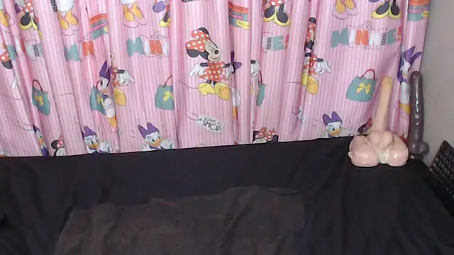 TrishahXo online show from 12, 6, 2026