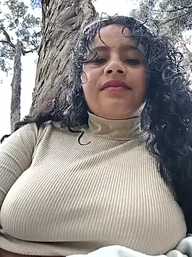 Snapshot of Yaya_watson chatting on 19, 6, 2026 Yaya watson online show from 19, 6, 2026