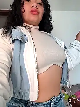 Snapshot of Yaya_watson chatting on 4, 7, 2026 Yaya watson online show from 4, 7, 2026