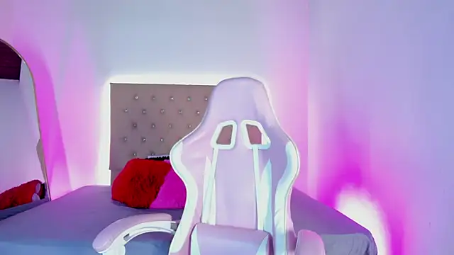 Zafiro  Brown online show from 12, 9, 2025