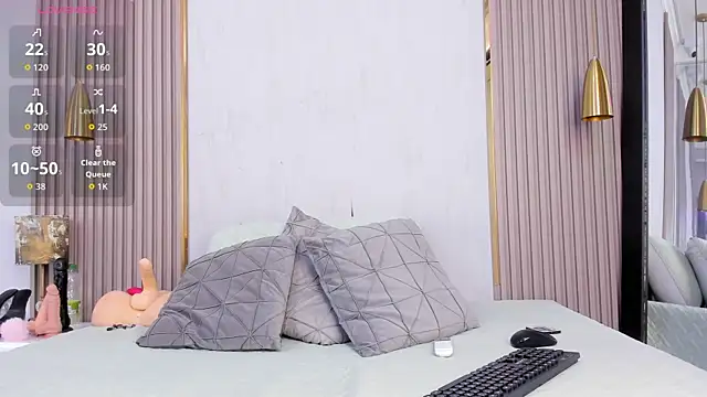 Skylar Smith  online show from 7, 10, 2025