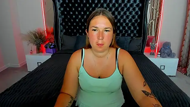 Snapshot of Sofii_darling chatting on 6, 7, 2026 Sofii darling online show from 6, 7, 2026
