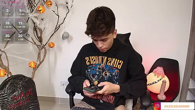 Snapshot of stev_austin_ chatting on 8, 10, 2025 stev austin online show from 8, 10, 2025