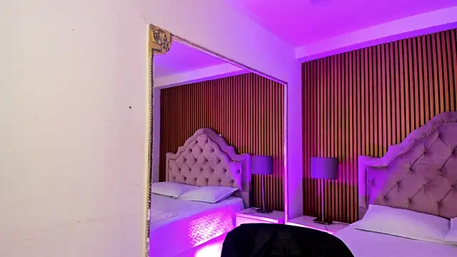 Snapshot of Starbutterflyy_ chatting on 12, 11, 2025 Starbutterflyy online show from 12, 11, 2025