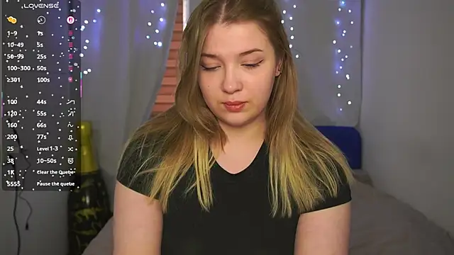 Snapshot of CuteSharloti chatting on 12, 4, 2026 CuteSharloti online show from 12, 4, 2026