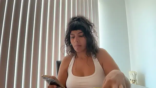 Snapshot of pressuremami chatting on 20, 10, 2025 pressuremami online show from 20, 10, 2025