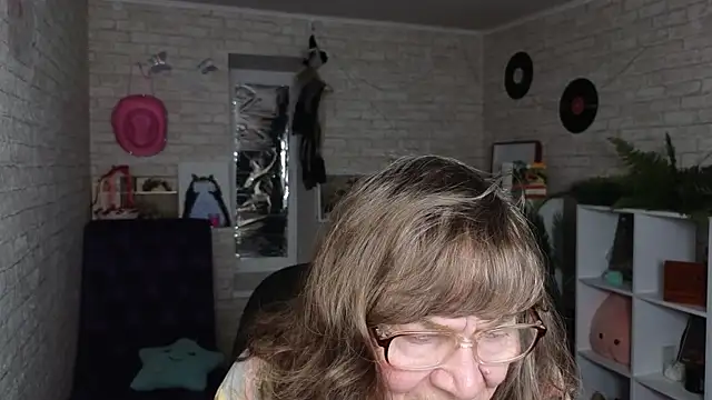Betty Brick online show from 26, 5, 2026