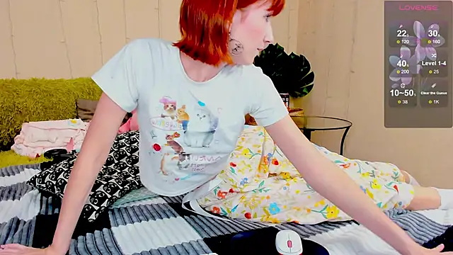 Snapshot of flatter-shy chatting on 11, 10, 2025 flatter-shy online show from 11, 10, 2025